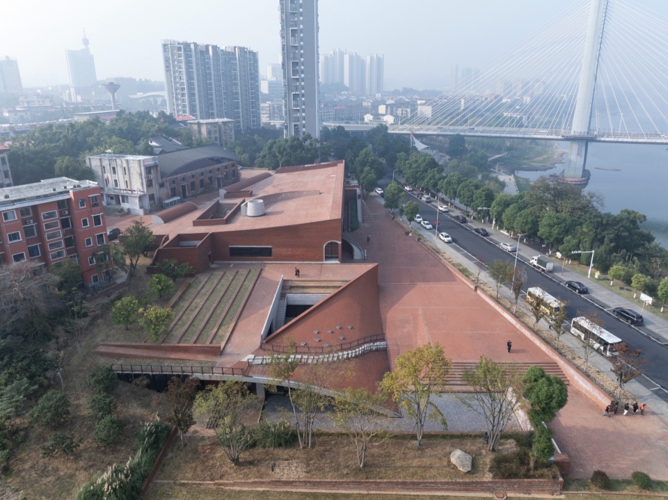 Yiyang Sanzhou Cultural Square by Regional Studio