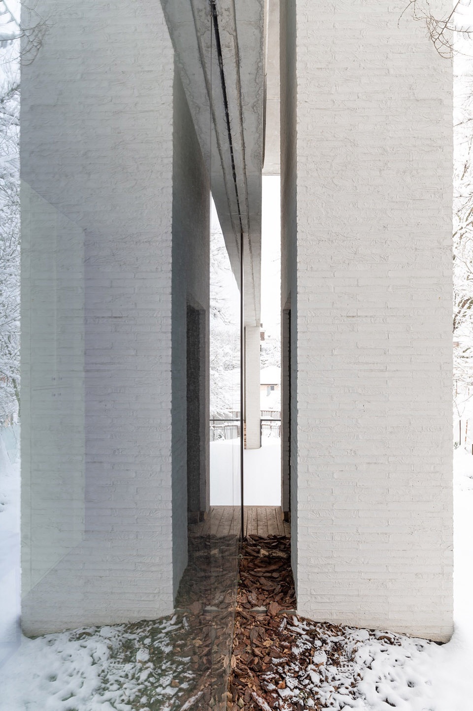 The office of architectural studio Chado by studio Chado