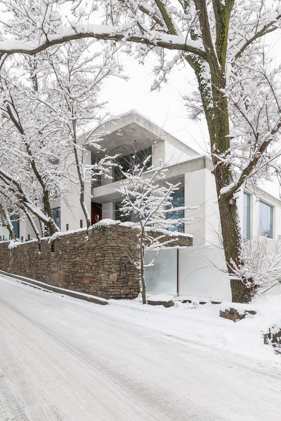 The office of architectural studio Chado by studio Chado