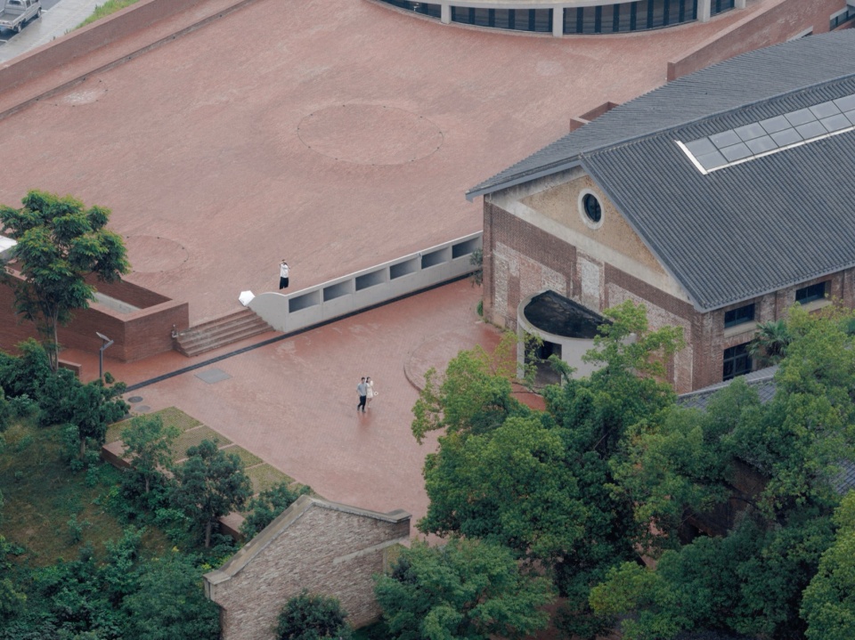 Yiyang Sanzhou Cultural Square by Regional Studio