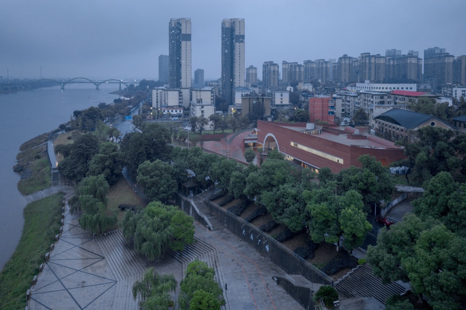 Yiyang Sanzhou Cultural Square by Regional Studio