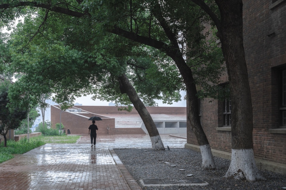 Yiyang Sanzhou Cultural Square by Regional Studio