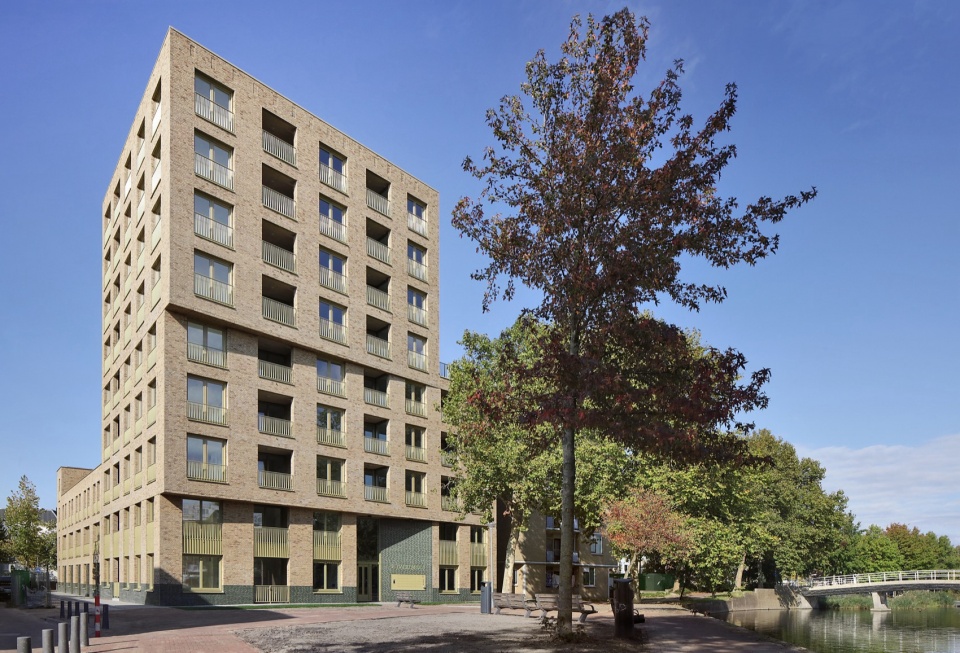 De Hartenrust Residential Building Rotterdam by van Bergen Kolpa Architects