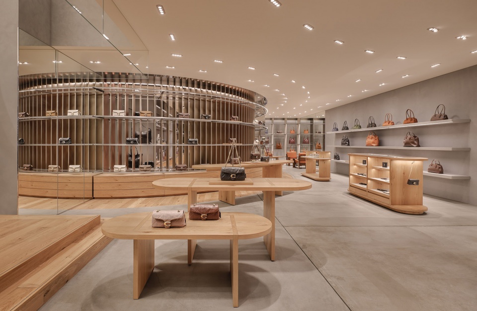 coach ginza flagship by curiosity