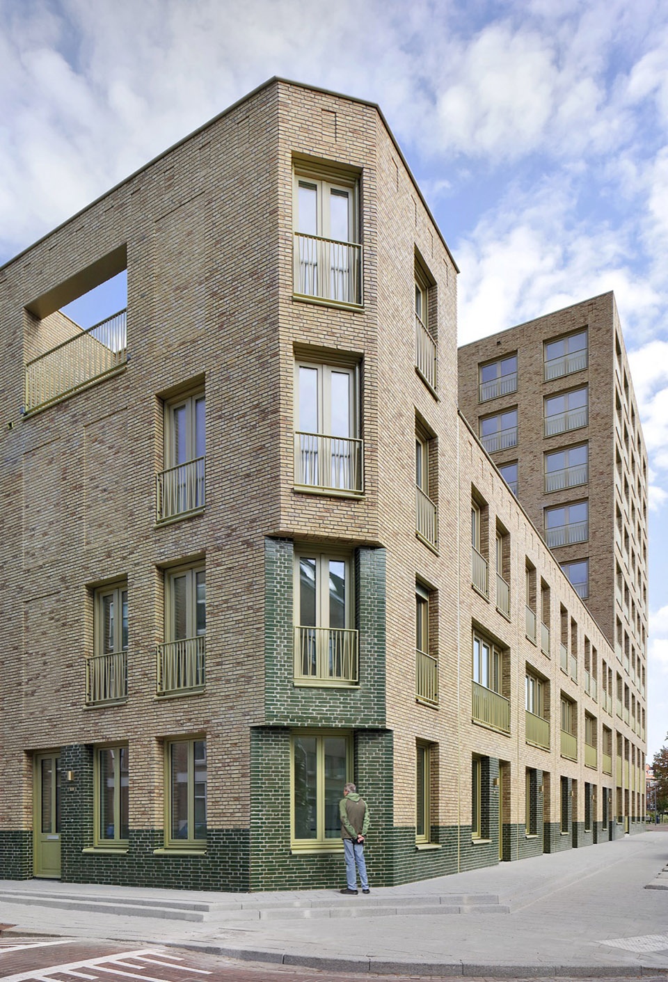 De Hartenrust Residential Building Rotterdam by van Bergen Kolpa Architects