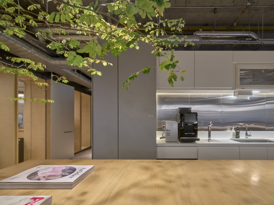 the oval partnership new office