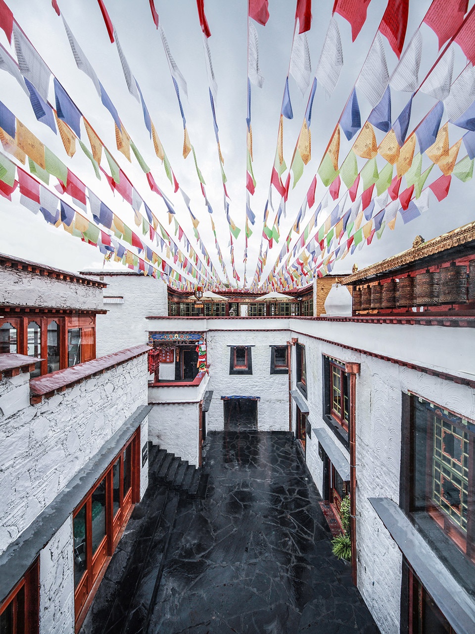 renovation of the kyakashar ancient courtyard in barkhor street by hypersity architects