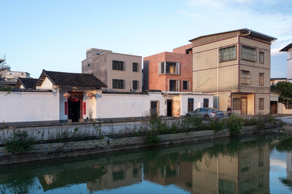 Guangdong Brick House Puqian Town Heyuan Guangdong by WUWU Atelier eck