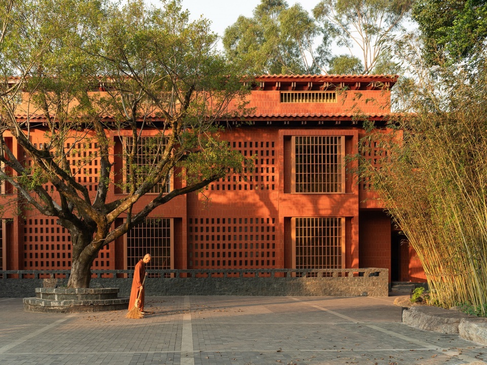 Qing Shui Meditation Retreat Center by Xiamen Pan China RESP Studio u3b