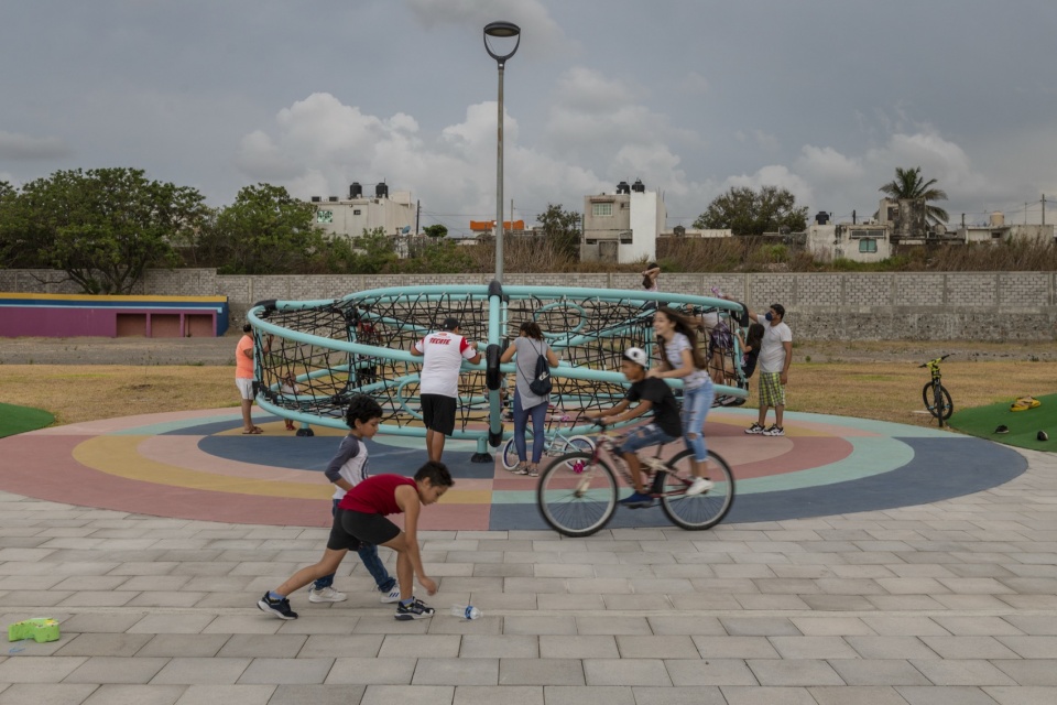 la bulla by taller multidisciplinar