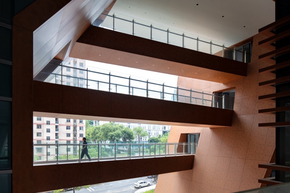 Changsha Urban Construction Information Center by CMIE LUO JIN STUDIO