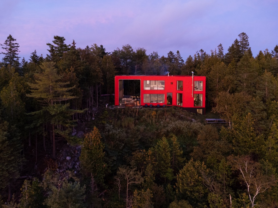 Run Ragged Residence by Acre Architects