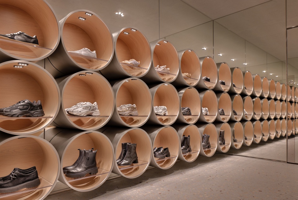 coach ginza flagship by curiosity