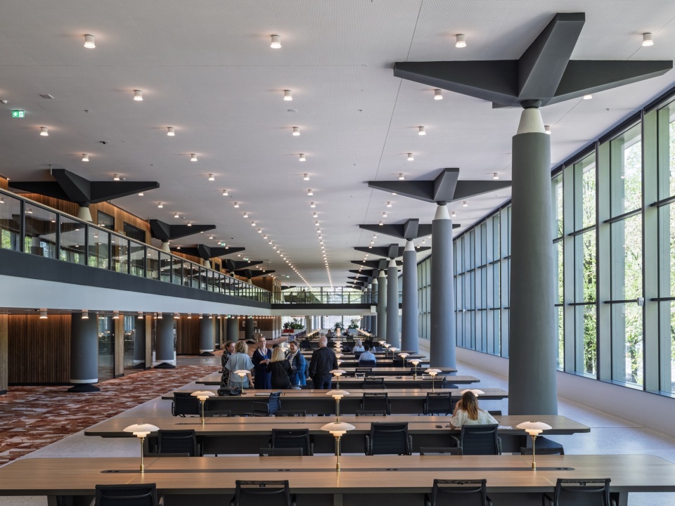 De Nederlandsche Bank Amsterdam by Mecanoo