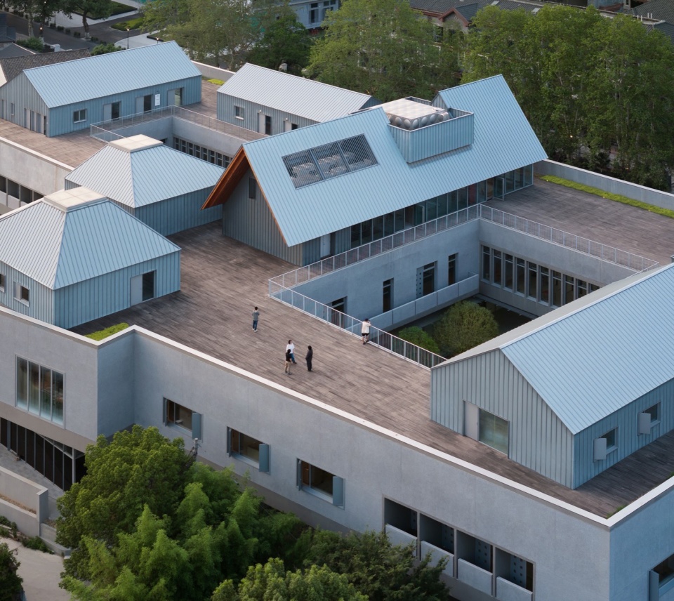 Mogan Yujie 7Hills Yard Hillstation Brand Center by ConCom Studio