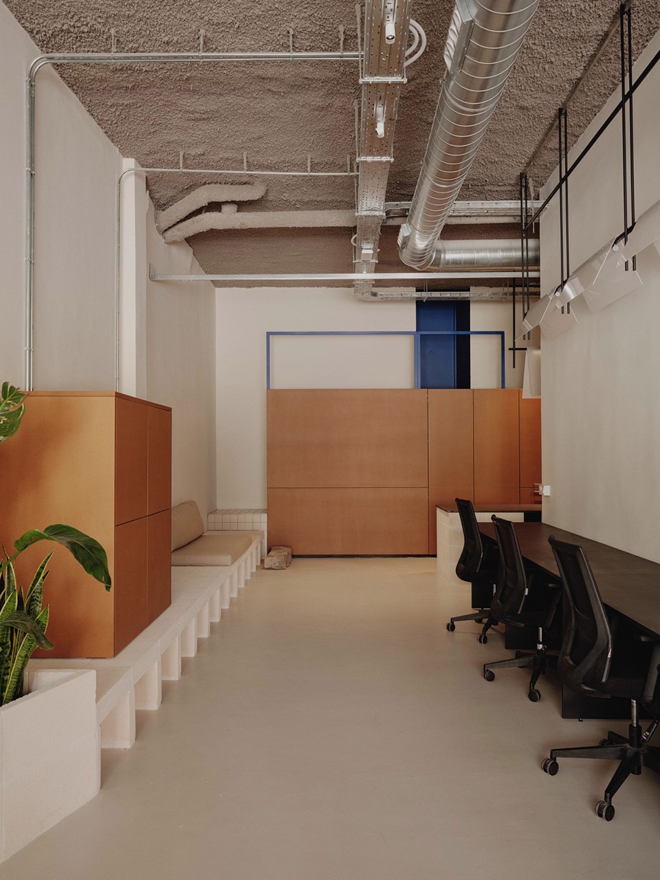 Sornells 21 by TOT Studio Paloma Bau Estudio