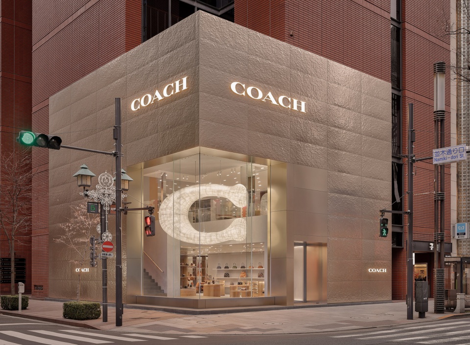 coach ginza flagship by curiosity