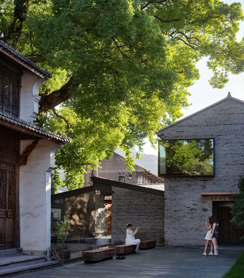 Ink Imprint Fuchengyin Boutique Hotel by LYCS Architecture