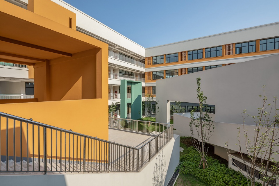 wuxi second luoshe central primary school by cd studio