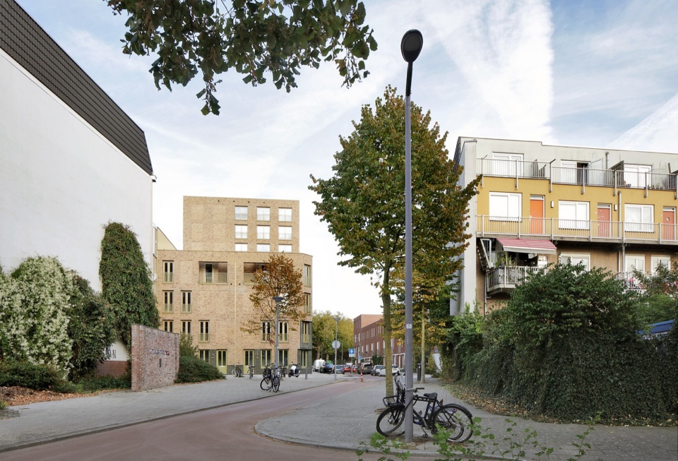 De Hartenrust Residential Building Rotterdam by van Bergen Kolpa Architects