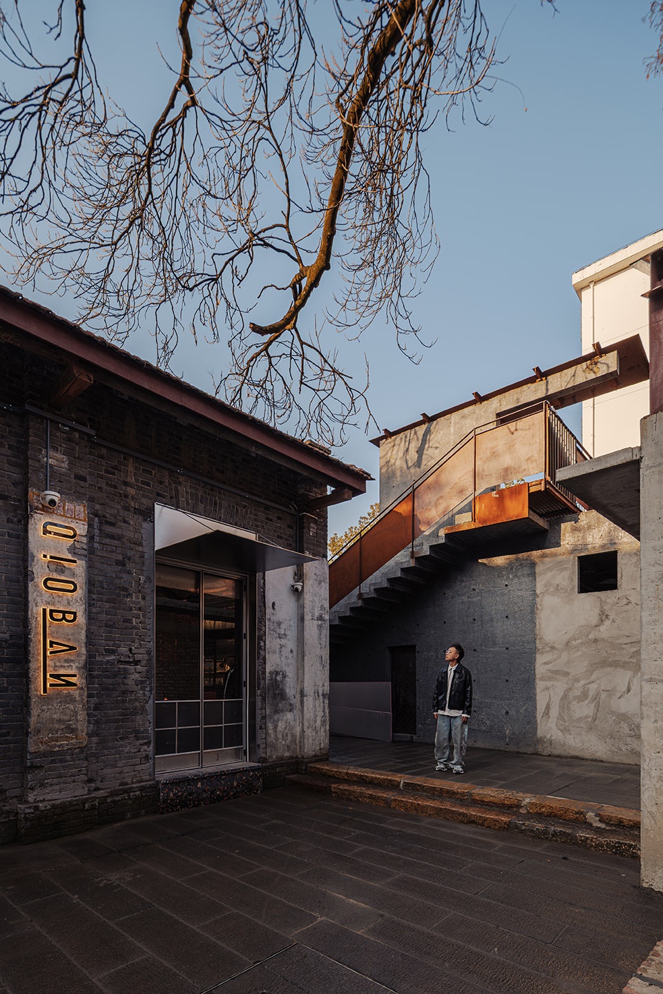 hanzhong qioban bistro by two design