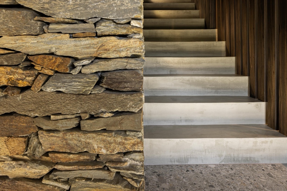 TerraSense Mountain Charm Retreat by Atelier DRK