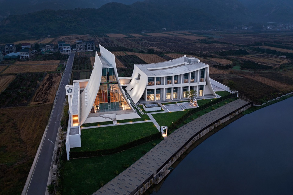 xiangshan hepu catholic church by caaladi