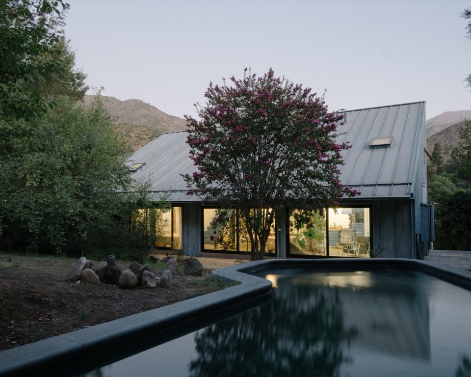 CASA TAM by Ivan Bravo Architects