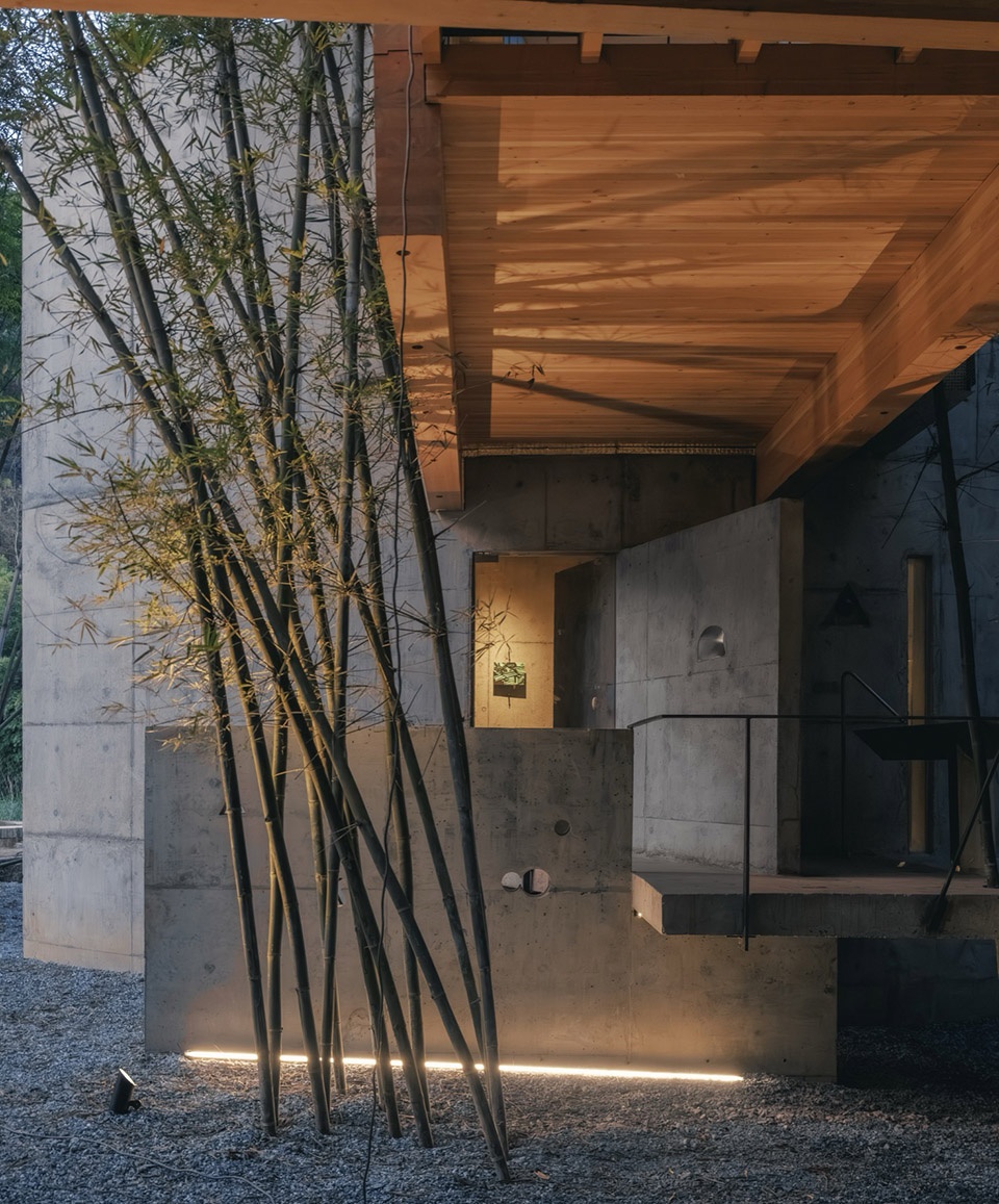 Huizhou Vernacular Historic Bridges Micro Museum by LUO studio