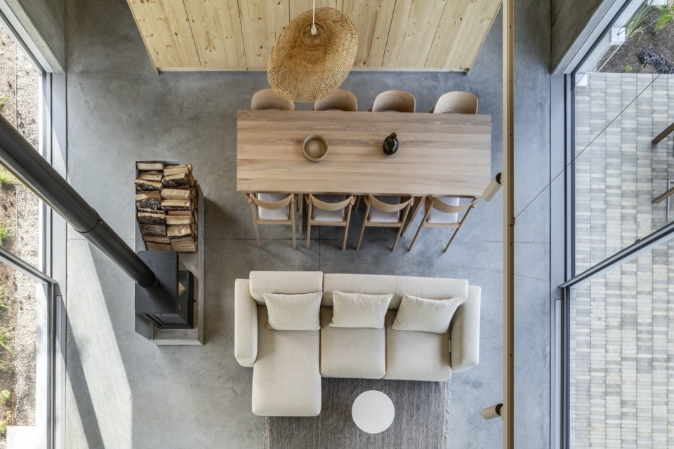 Kownatki Lake House by Archmondo