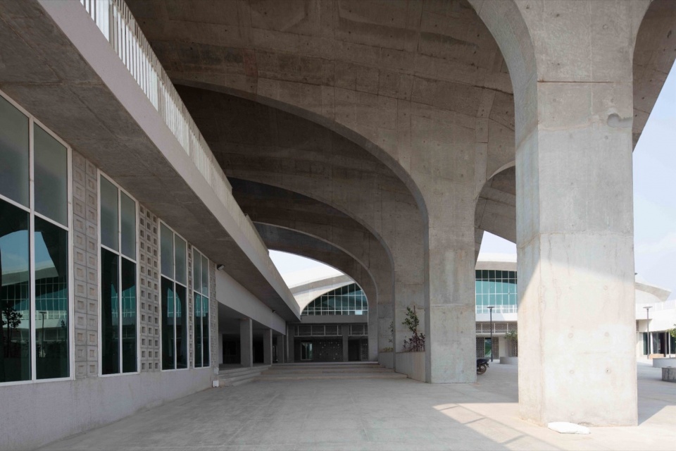 Indian Institute of Technology Hyderabad by IITH Campus Design Team The University of Tokyo NIHON SEKKEI APL design workshop