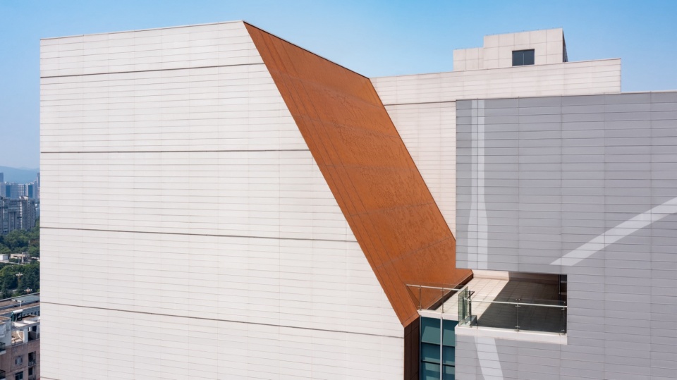 Changsha Urban Construction Information Center by CMIE LUO JIN STUDIO
