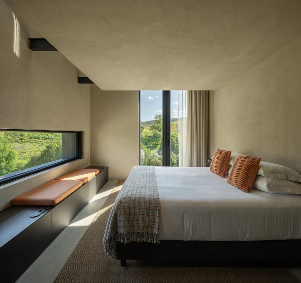 TerraSense Mountain Charm Retreat by Atelier DRK