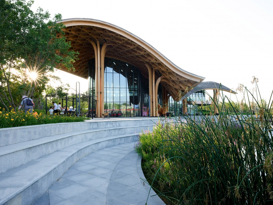 lakeside restaurant at silk road in dingzhou by sup
