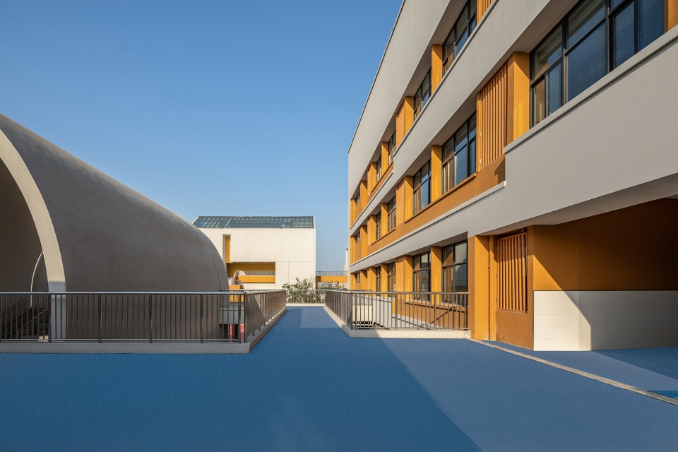 wuxi second luoshe central primary school by cd studio