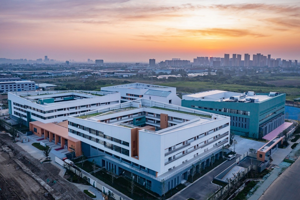 wuxi second luoshe central primary school by cd studio