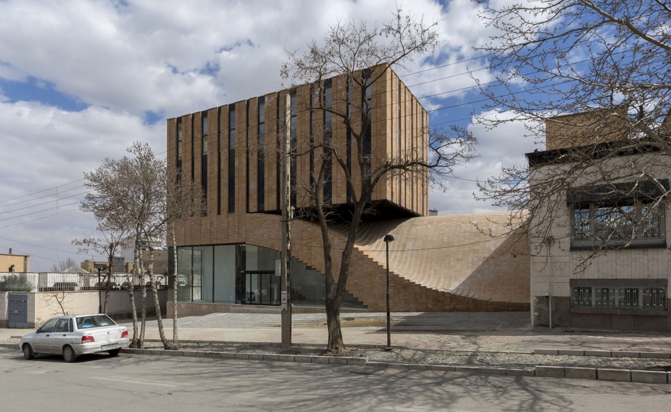 Termeh Office Commercial Building by Farshad Mehdizadeh Architects