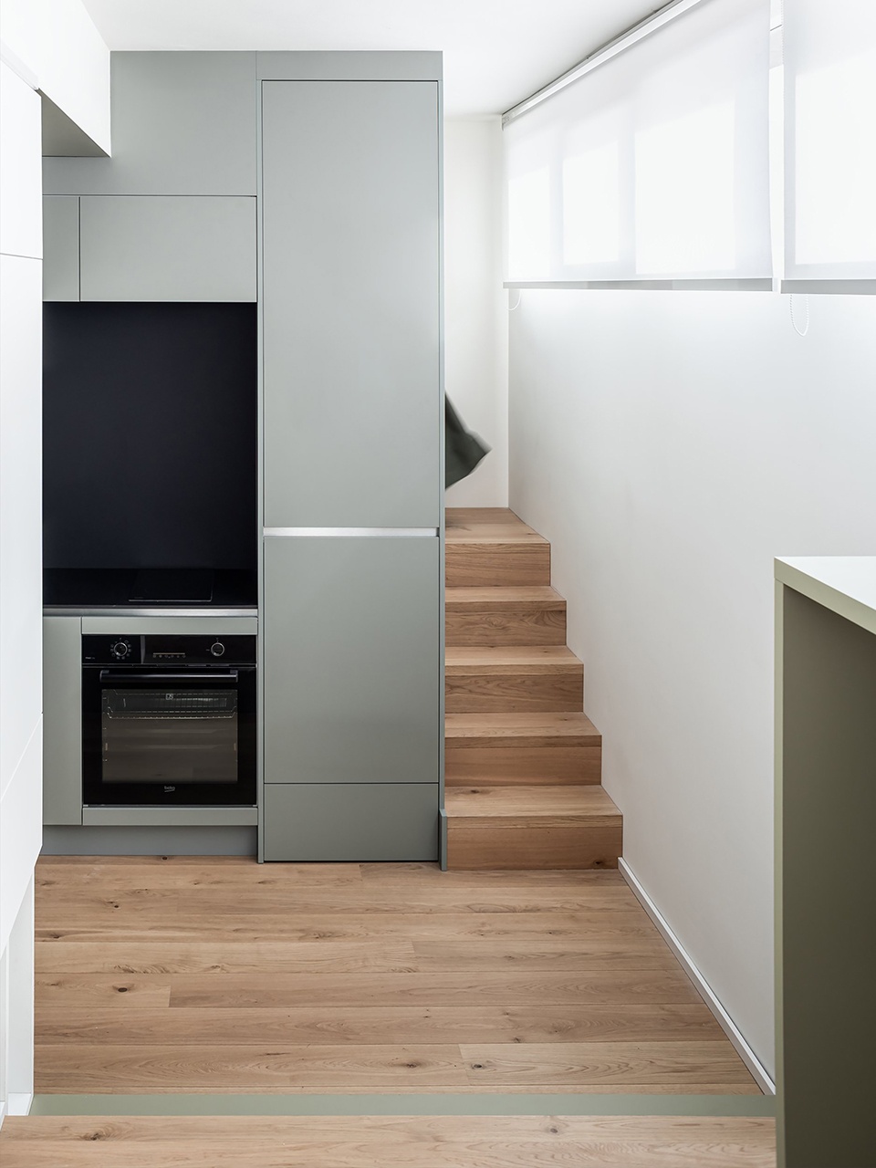 Little Domestic Promenade