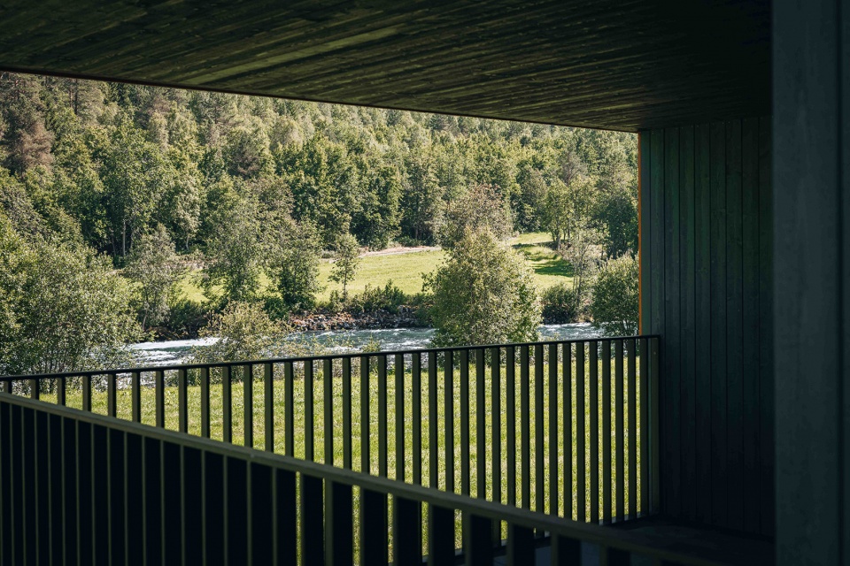 Timber restaurant 22