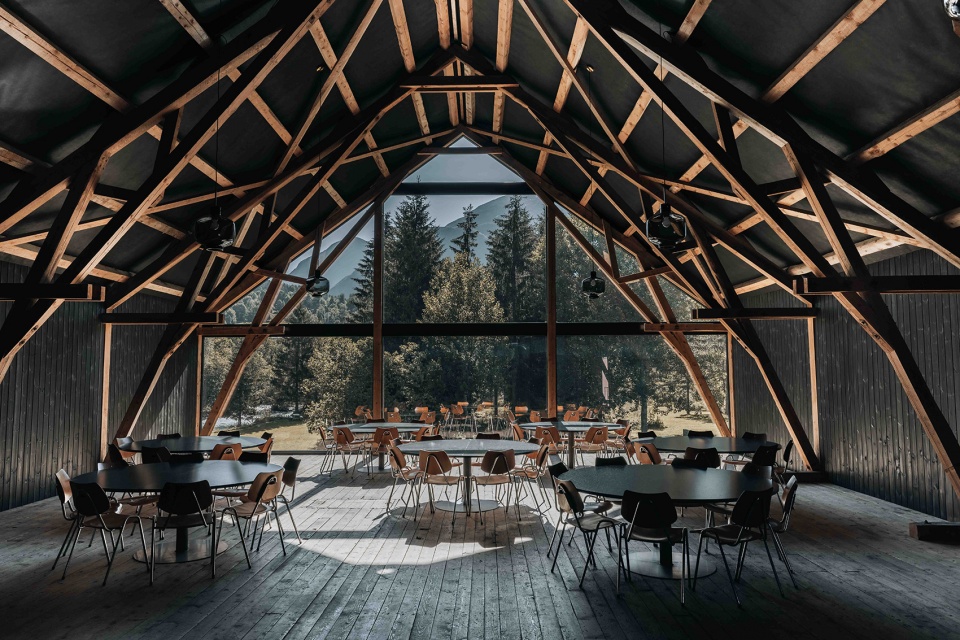 Timber restaurant 27 vzw