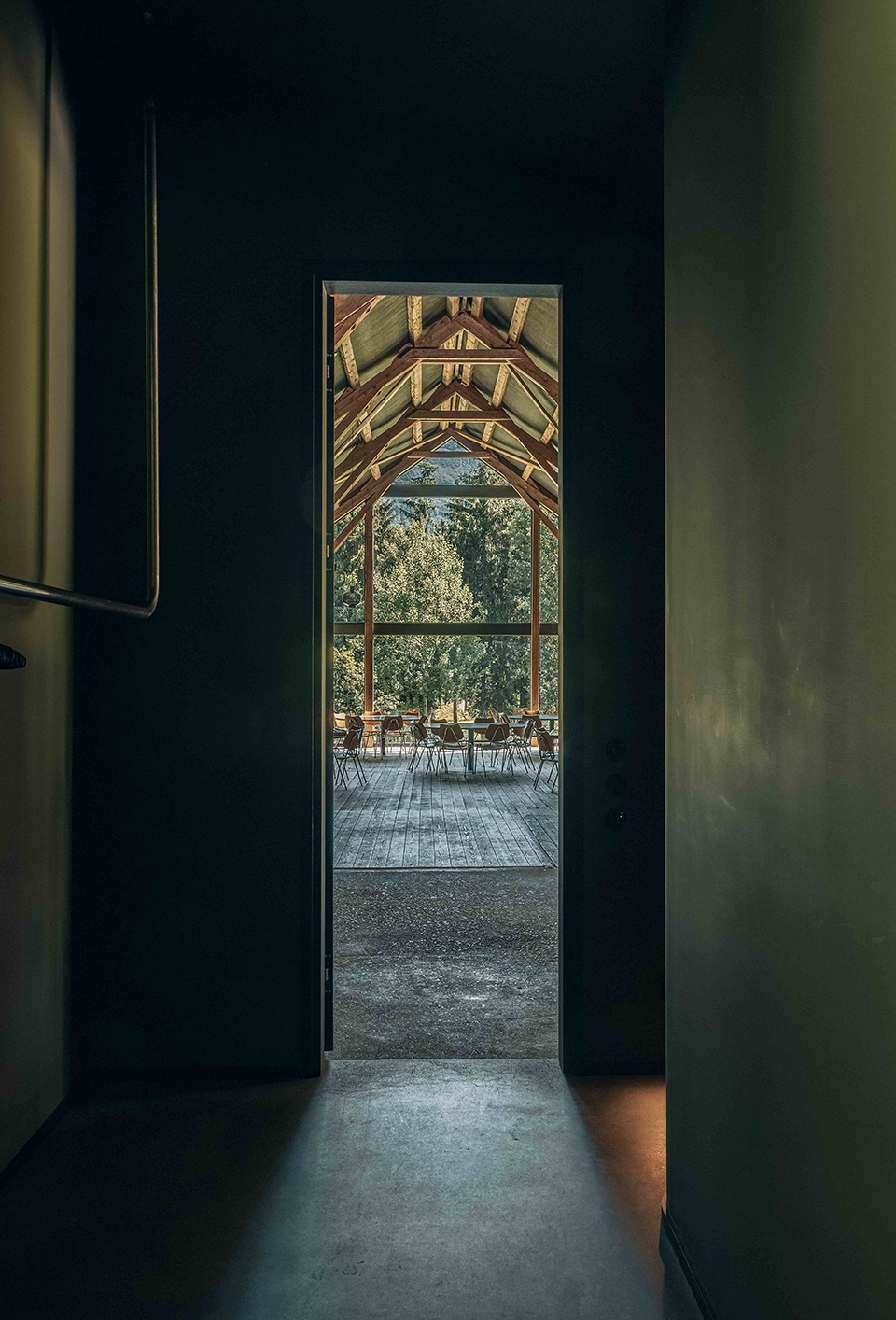 Timber restaurant 32 xfh