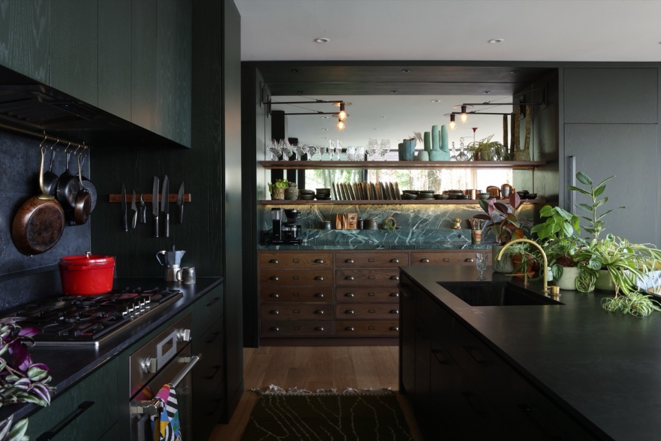 run ragged residence by acre architects 12