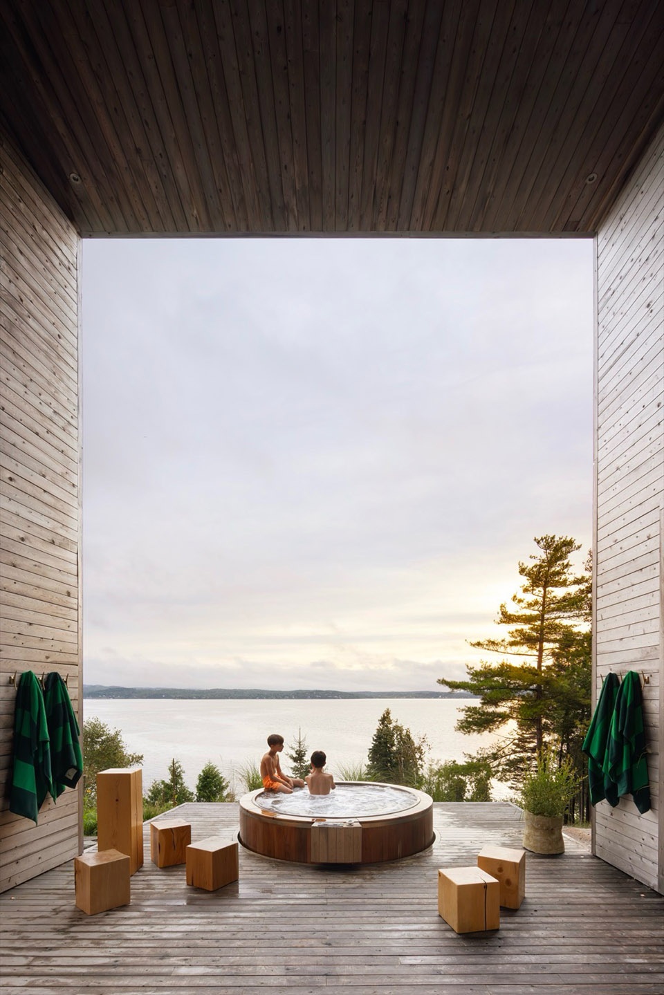 run ragged residence by acre architects 13