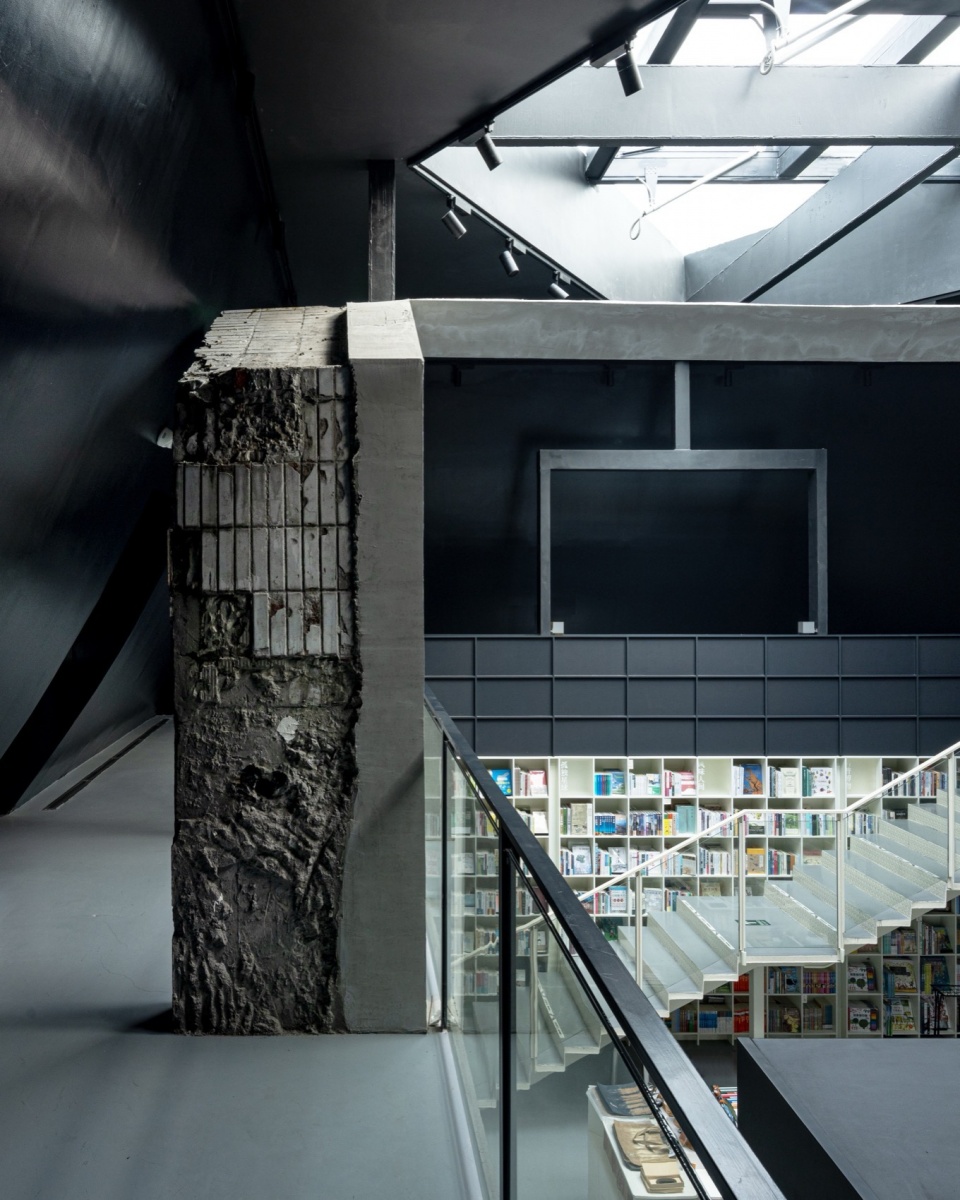 Librairie Avant Garde at Jianhu by Atelier Deshaus