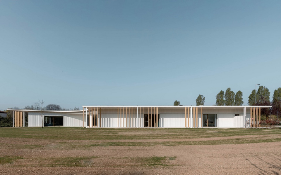 new nursery school in bergamo by studio capitanio architetti
