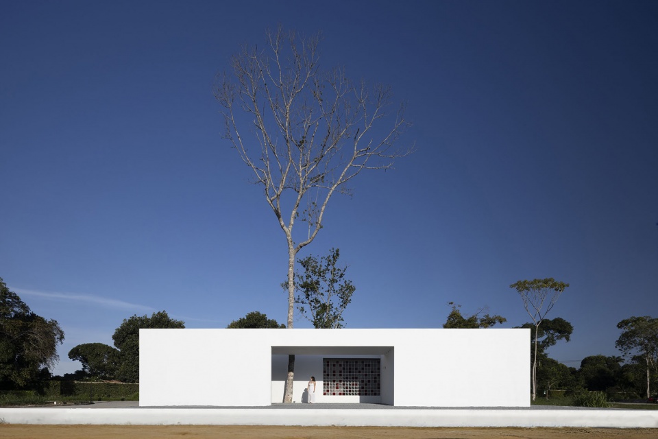 CASA BRANCA by NEBR Arquitetura
