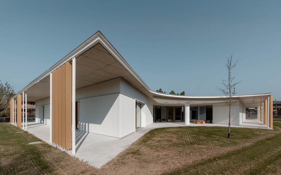 new nursery school in bergamo by studio capitanio architetti
