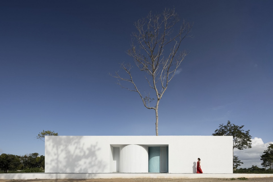 CASA BRANCA by NEBR Arquitetura
