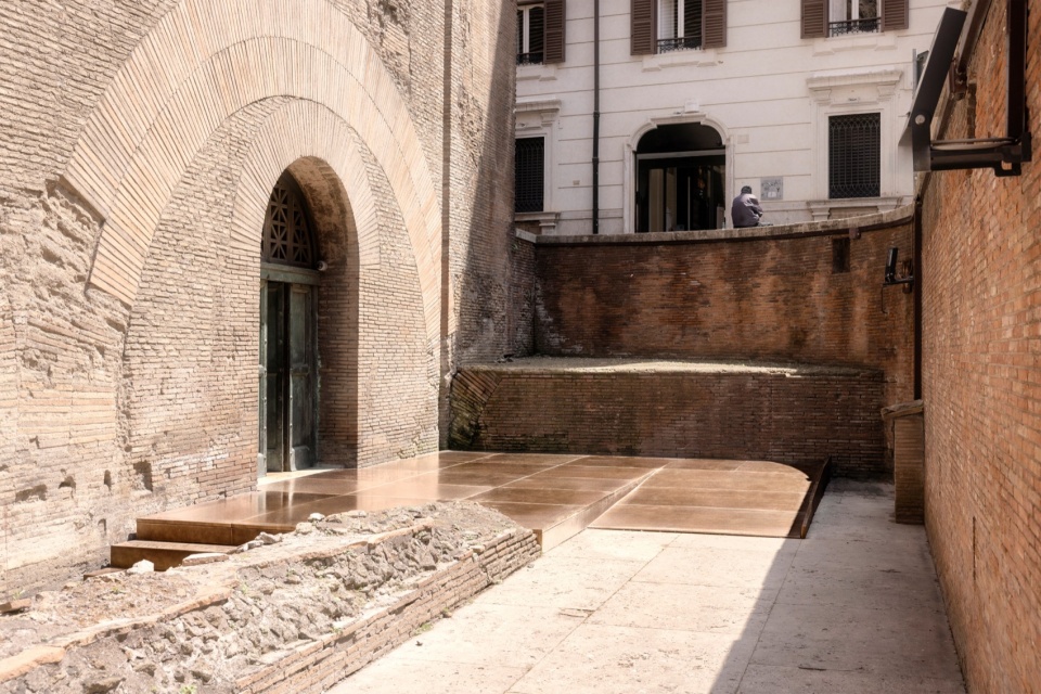 the intervention at the pantheon by startt