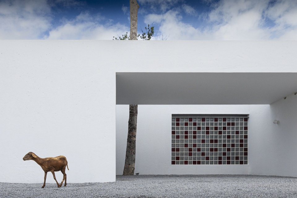 CASA BRANCA by NEBR Arquitetura